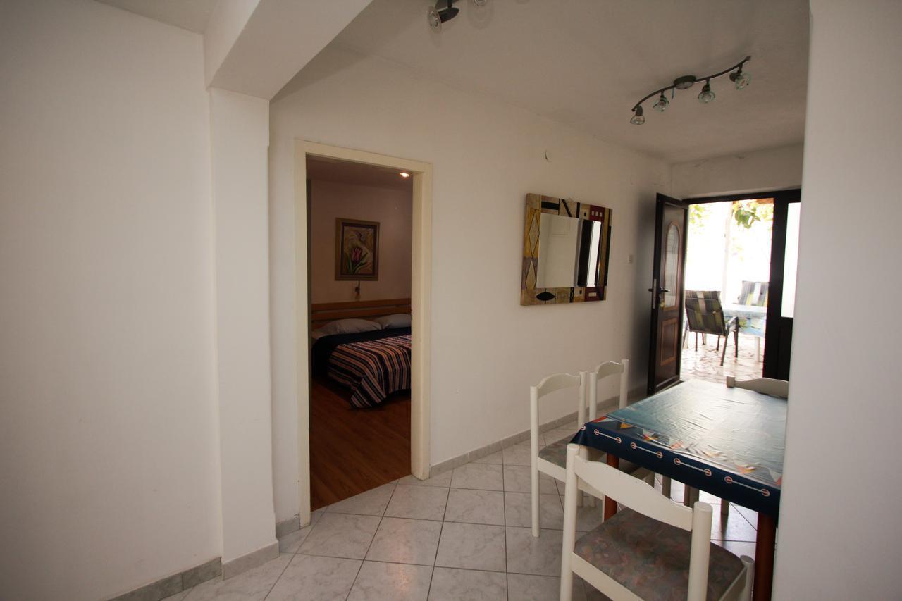 Apartments Nadia Igrane Exterior foto