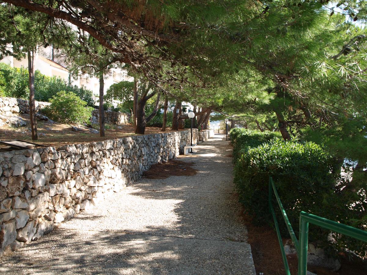 Apartments Nadia Igrane Exterior foto